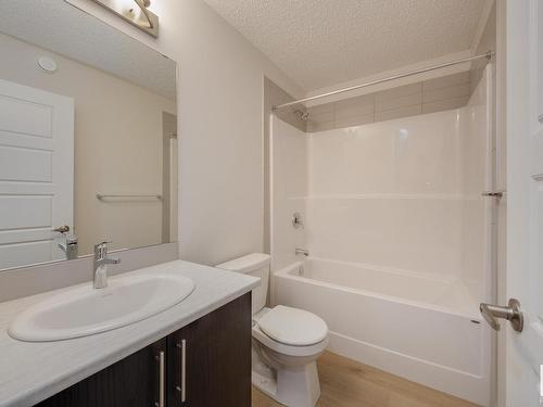 2462 Trumpeter Way, Edmonton, AB - Indoor Photo Showing Bathroom