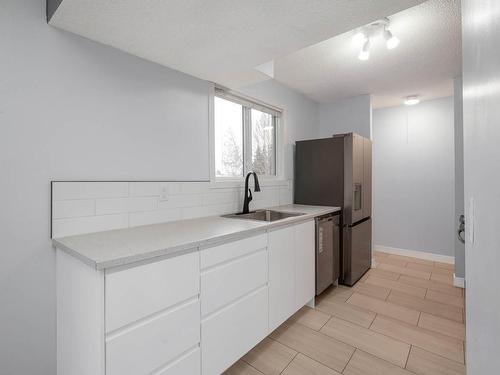 111 12416 161 Avenue, Edmonton, AB - Indoor Photo Showing Kitchen