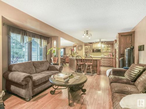 181 22555 Twp Road 530, Rural Strathcona County, AB - Indoor Photo Showing Living Room