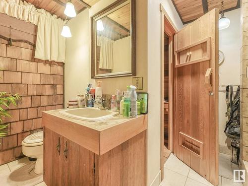 181 22555 Twp Road 530, Rural Strathcona County, AB - Indoor Photo Showing Bathroom