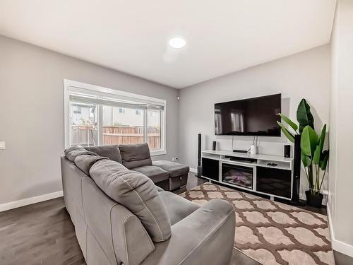 16809 65 Street, Edmonton, AB - Indoor Photo Showing Living Room