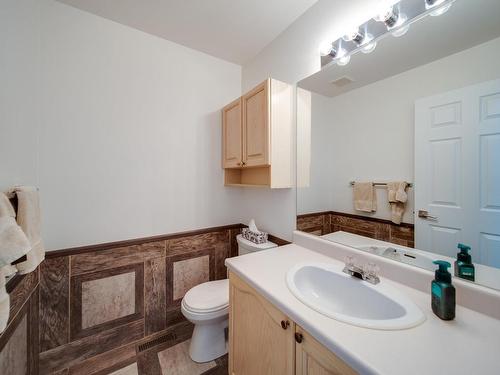 7529 188 Street, Edmonton, AB - Indoor Photo Showing Bathroom