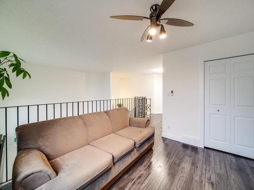 7529 188 Street, Edmonton, AB - Indoor Photo Showing Living Room