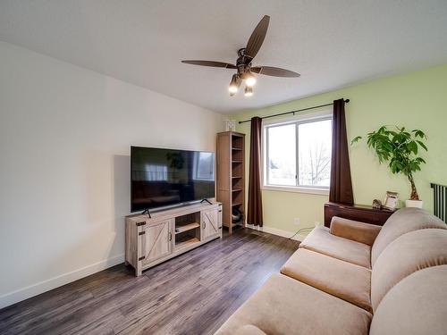 7529 188 Street, Edmonton, AB - Indoor Photo Showing Living Room