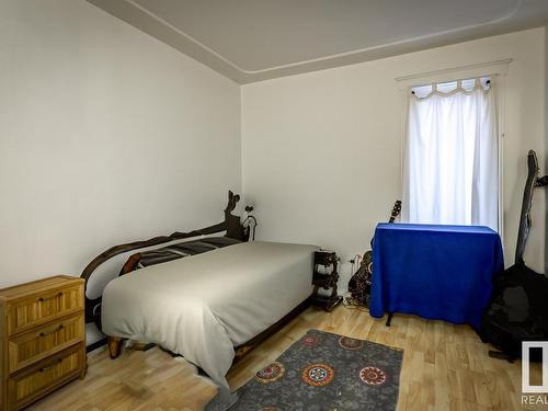 11436 93 Street, Edmonton, AB - Indoor Photo Showing Bedroom