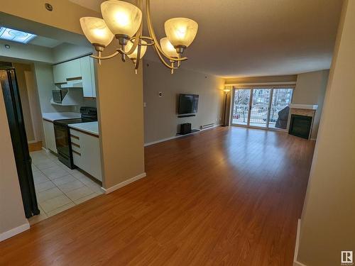 305 10130 114 Street, Edmonton, AB - Indoor