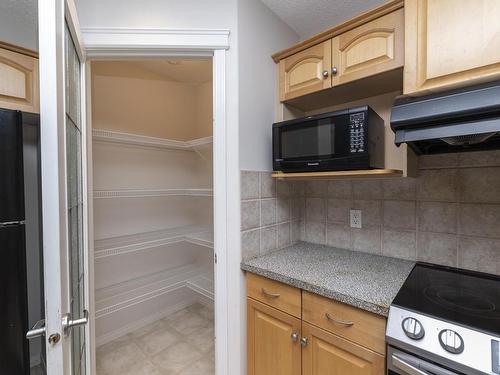 1026 Rutherford Place, Edmonton, AB - Indoor Photo Showing Kitchen