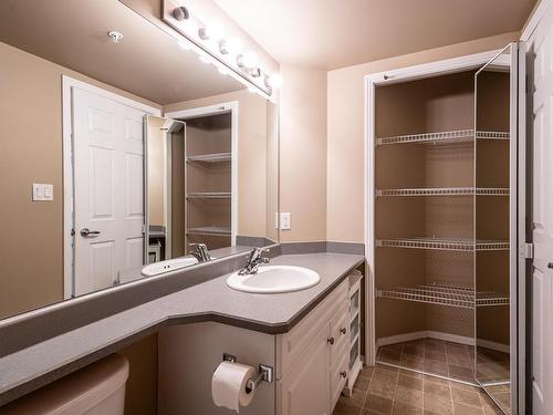 237 9704 174 Street, Edmonton, AB - Indoor Photo Showing Bathroom