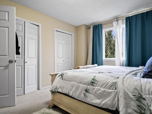 5523 163 Av, Edmonton, AB - Indoor Photo Showing Bedroom