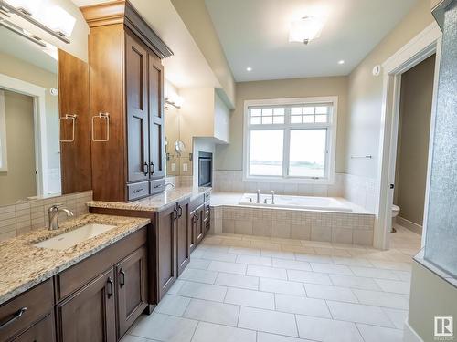 471 52328 Rge Road 233, Rural Strathcona County, AB - Indoor Photo Showing Bathroom