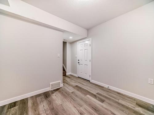 #13 2803 14 Av Nw, Edmonton, AB 