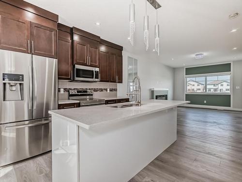 13 2803 14 Avenue, Edmonton, AB - Indoor Photo Showing Kitchen With Double Sink With Upgraded Kitchen