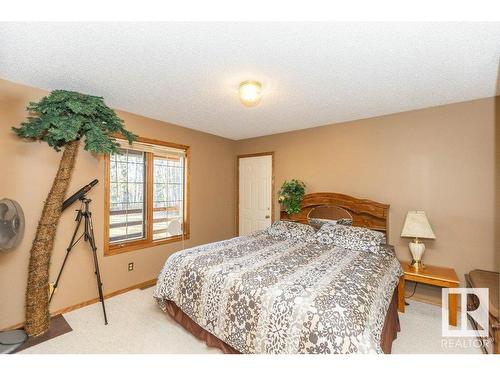 8 Sunrise Dr Summer Village Of Larkspur, Rural Westlock County, AB - Indoor Photo Showing Bedroom