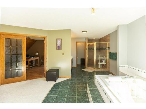 8 Sunrise Dr Summer Village Of Larkspur, Rural Westlock County, AB - Indoor