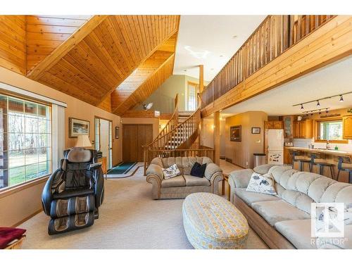 8 Sunrise Dr Summer Village Of Larkspur, Rural Westlock County, AB - Indoor Photo Showing Living Room