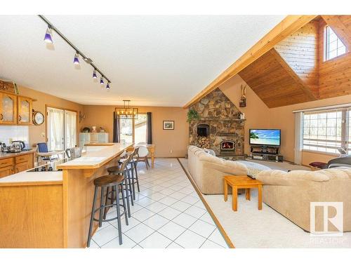 8 Sunrise Dr Summer Village Of Larkspur, Rural Westlock County, AB - Indoor