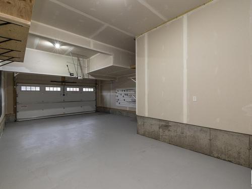 5 Jamison Crescent, St. Albert, AB - Indoor Photo Showing Garage