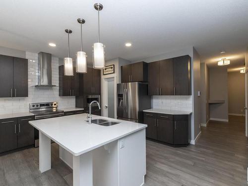 5 Jamison Crescent, St. Albert, AB - Indoor Photo Showing Kitchen With Stainless Steel Kitchen With Double Sink With Upgraded Kitchen