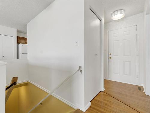 201 Knottwood N, Edmonton, AB - Indoor Photo Showing Other Room