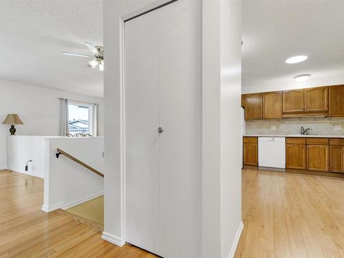 201 Knottwood N, Edmonton, AB - Indoor Photo Showing Kitchen