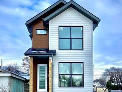 9633 85 Street  Edmonton, AB T6C 3E3