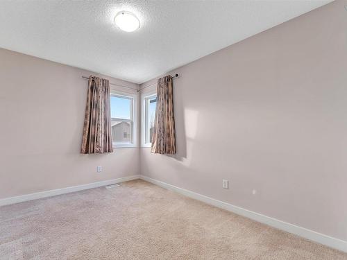 2815 17 Avenue Nw, Edmonton, AB - Indoor Photo Showing Other Room