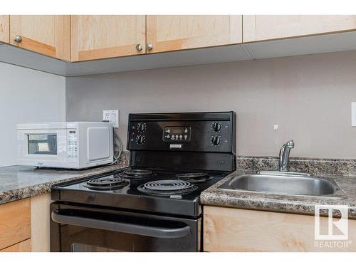 519 10160 114 Street, Edmonton, AB - Indoor Photo Showing Kitchen