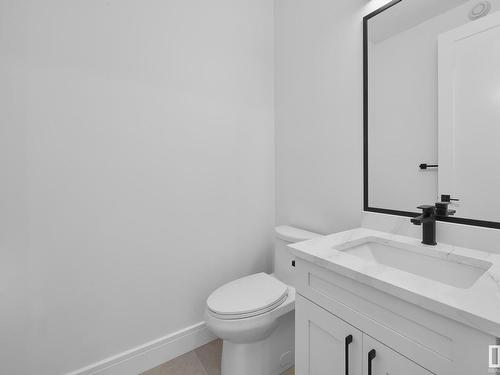 9627 74 Avenue, Edmonton, AB - Indoor Photo Showing Bathroom