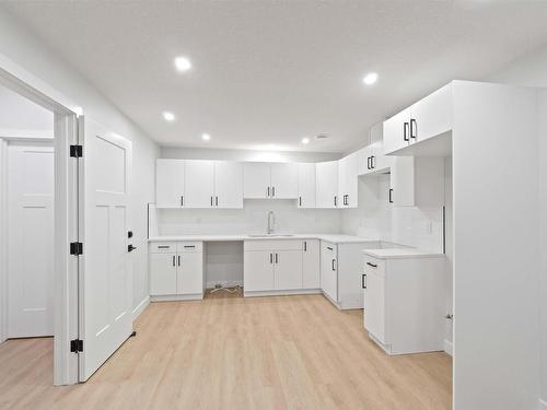 11715 127 Street, Edmonton, AB - Indoor Photo Showing Kitchen