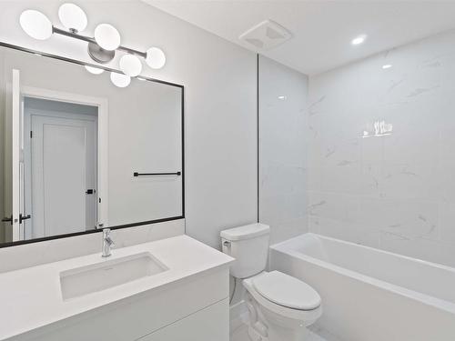 11715 127 Street, Edmonton, AB - Indoor Photo Showing Bathroom