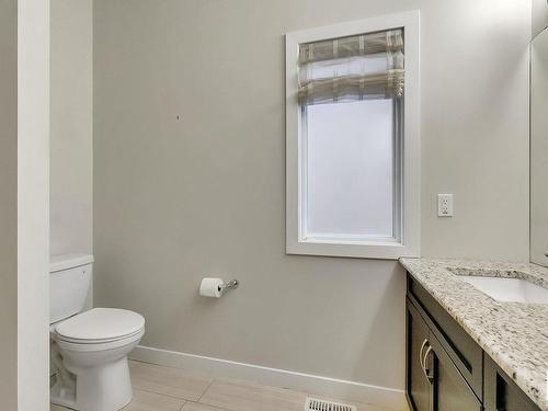 1722 Adamson Crescent, Edmonton, AB - Indoor Photo Showing Bathroom