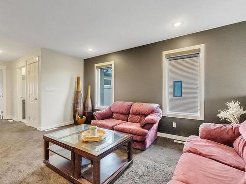 1722 Adamson Crescent, Edmonton, AB - Indoor Photo Showing Living Room