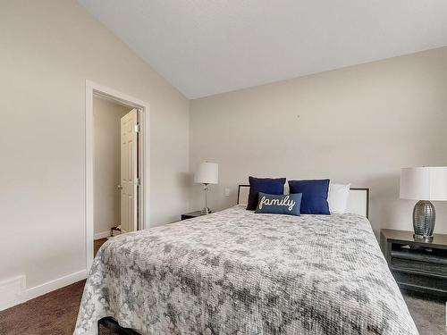 1722 Adamson Crescent, Edmonton, AB - Indoor Photo Showing Bedroom