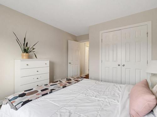 1722 Adamson Crescent, Edmonton, AB - Indoor Photo Showing Bedroom