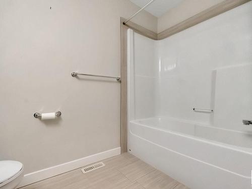 1722 Adamson Crescent, Edmonton, AB - Indoor Photo Showing Bathroom