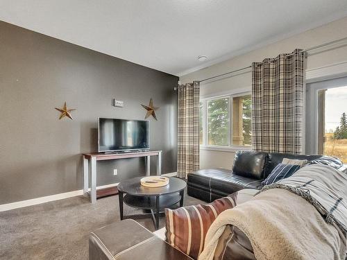 1722 Adamson Crescent, Edmonton, AB - Indoor Photo Showing Living Room