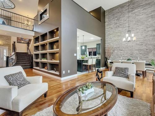 1722 Adamson Crescent, Edmonton, AB - Indoor Photo Showing Living Room