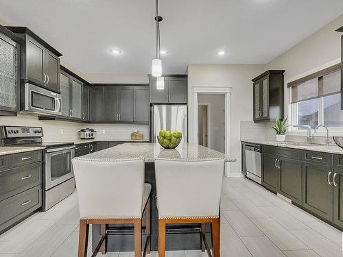 1722 Adamson Crescent, Edmonton, AB - Indoor Photo Showing Kitchen With Upgraded Kitchen