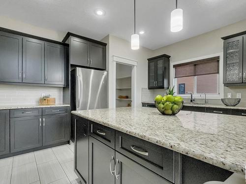 1722 Adamson Crescent, Edmonton, AB - Indoor Photo Showing Kitchen