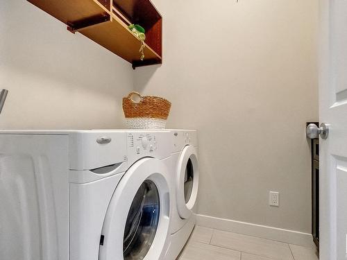 1722 Adamson Crescent, Edmonton, AB - Indoor Photo Showing Laundry Room