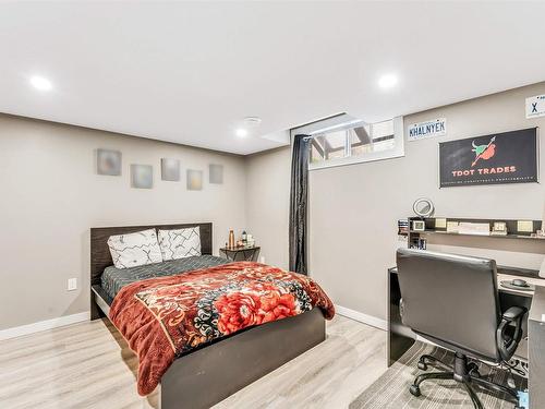 4123 22 Avenue, Edmonton, AB - Indoor Photo Showing Bedroom