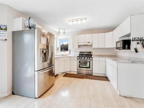 4123 22 Avenue, Edmonton, AB - Indoor Photo Showing Kitchen