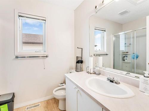 4123 22 Avenue, Edmonton, AB - Indoor Photo Showing Bathroom