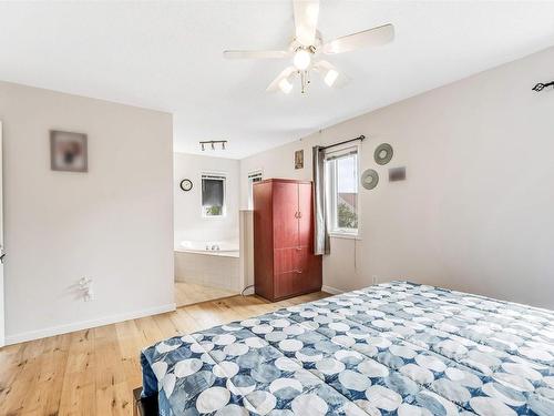 4123 22 Avenue, Edmonton, AB - Indoor Photo Showing Bedroom