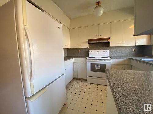 4005 53A Street, Wetaskiwin, AB - Indoor Photo Showing Kitchen