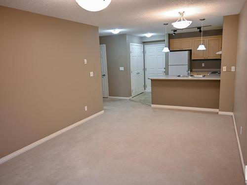 211 616 Mcallister Loop, Edmonton, AB - Indoor Photo Showing Other Room