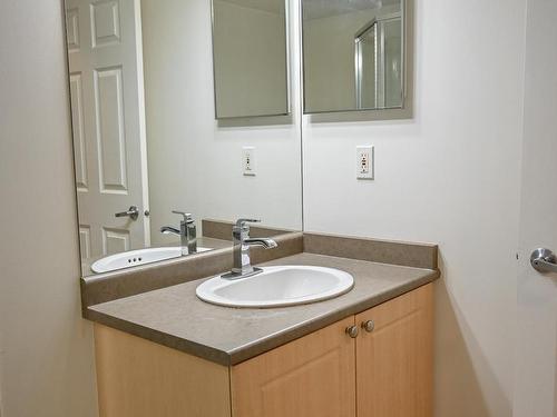 211 616 Mcallister Loop, Edmonton, AB - Indoor Photo Showing Bathroom