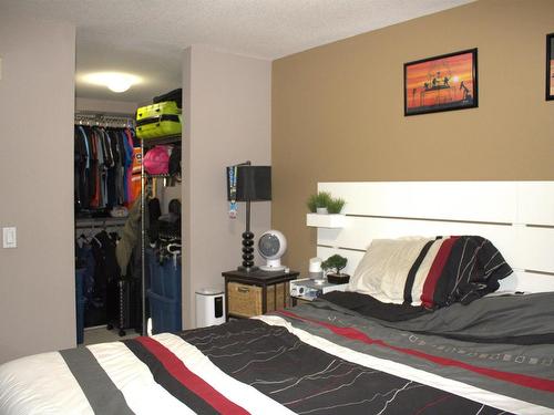 329 4309 33 Street, Stony Plain, AB - Indoor Photo Showing Bedroom