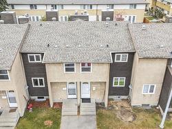 3191 139 AV NW NW  Edmonton, AB T5Y 1R4