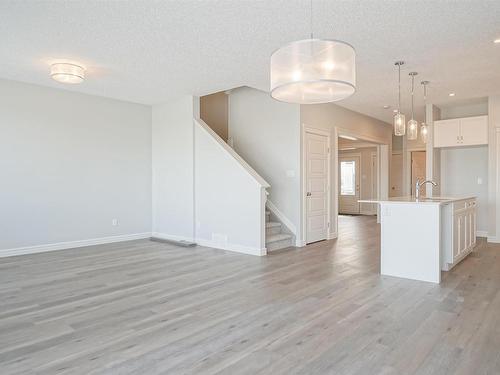 22 Enns Court, Fort Saskatchewan, AB - Indoor Photo Showing Kitchen